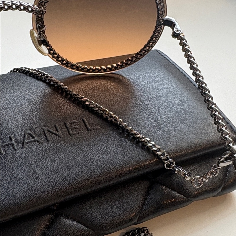 CHANEL Sunglasses with Silver Chain - Picture 5 of 14